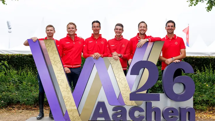 AACHEN - FEI World Championships 2026Team Switzerland
SMITH Jason (SUI),  WAAIJ Peter van der (Chef d´Equipe), JUFER Alein (SUI), JOLIAT Gaetan (SUI), FUCHS Martin (SUI), GUERDAT Steve (SUI)
FEI Jumping World Championship
1st Horse InspectionAachen, Reitstadion Soers
17. August 2026
© www.sportfotos-lafrentz.de/Stefan Lafrentz